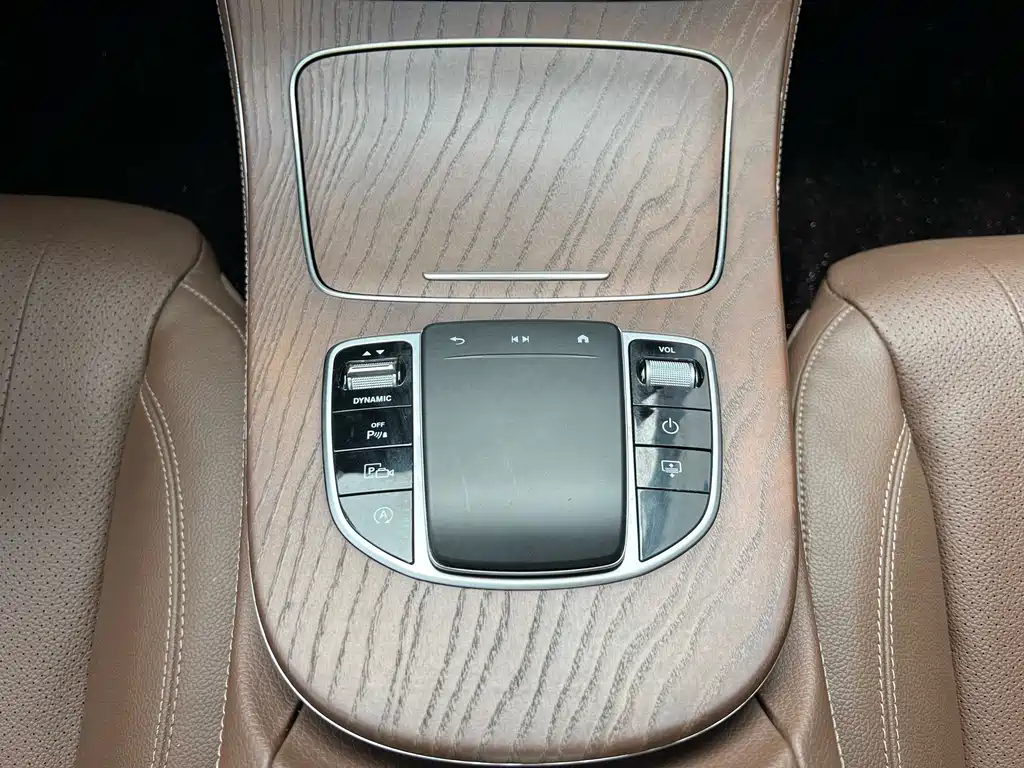 Mercedes-Benz E-Class 2021 — фото 18