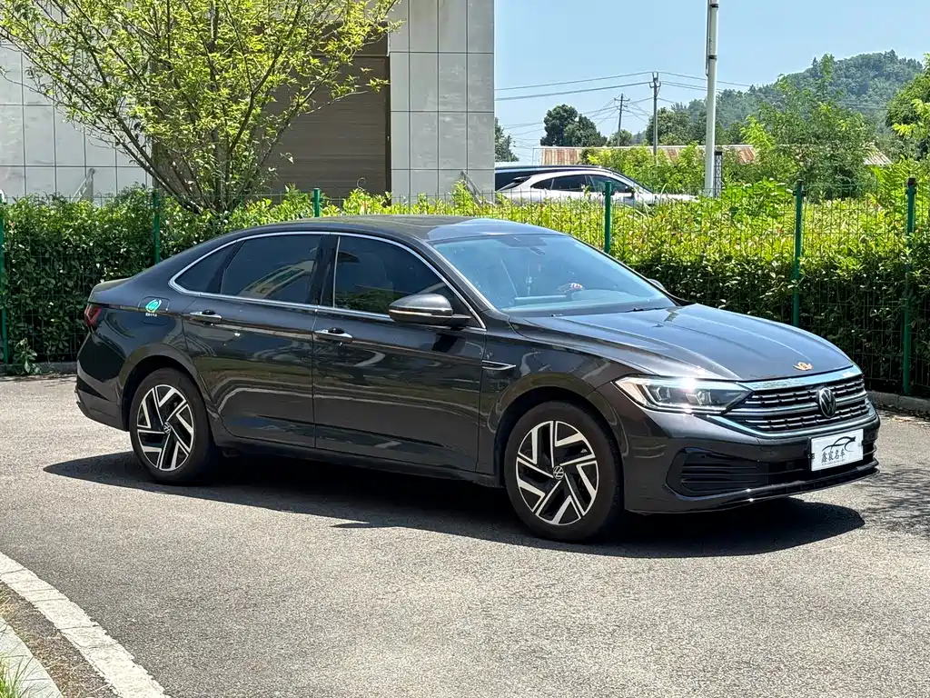 Volkswagen Sagitar 2025