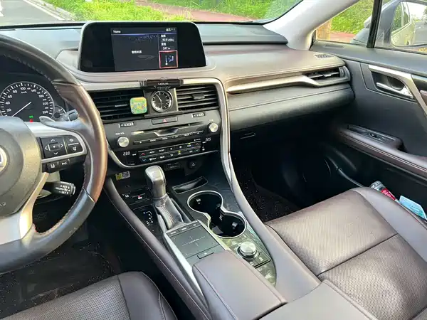 Lexus RX 2020