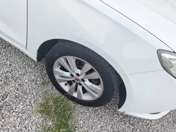 Roewe 360 2016