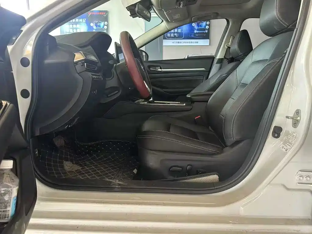 Nissan Teana 2024