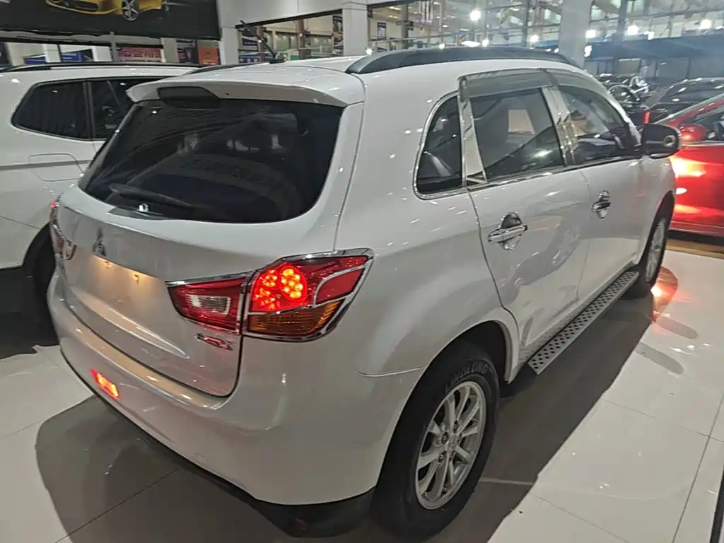 Mitsubishi Jinxuan ASX 2015 — фото 5