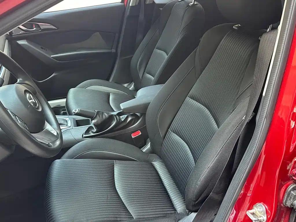 Mazda 3 Axela 2016 — фото 13