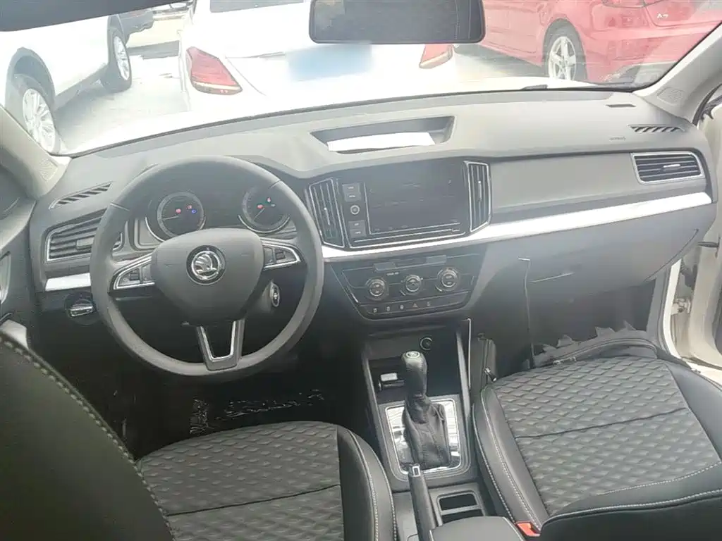 Skoda Kamiq 2020 — фото 10