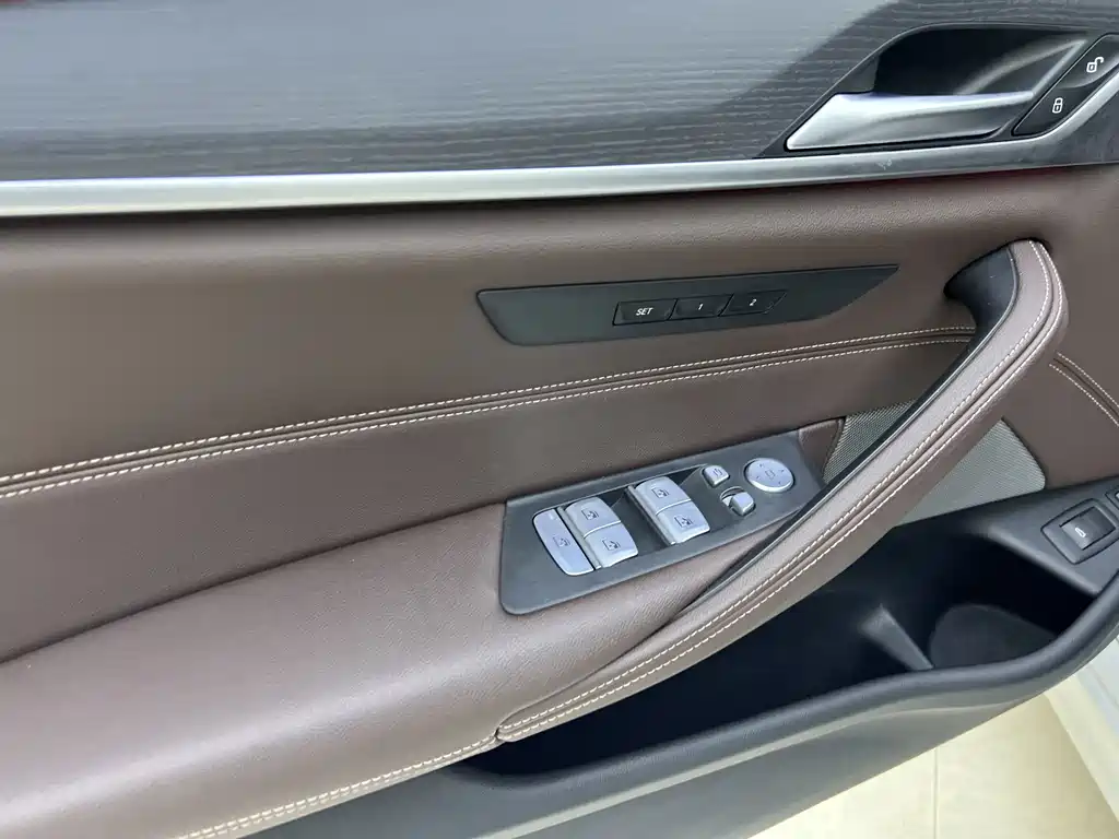BMW 5 Series New Energy 2022 — фото 11