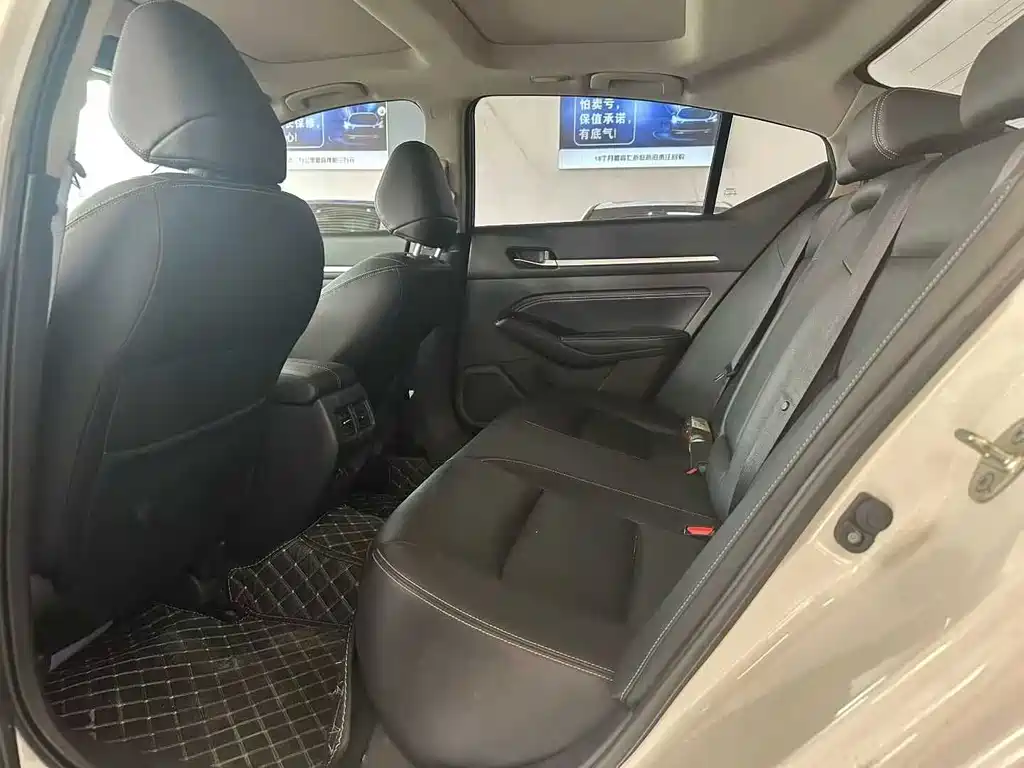 Nissan Teana 2024