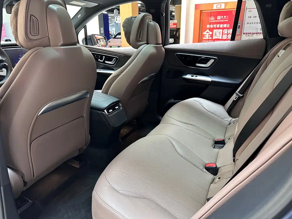 Mercedes-Benz EQE SUV 2023 — фото 18