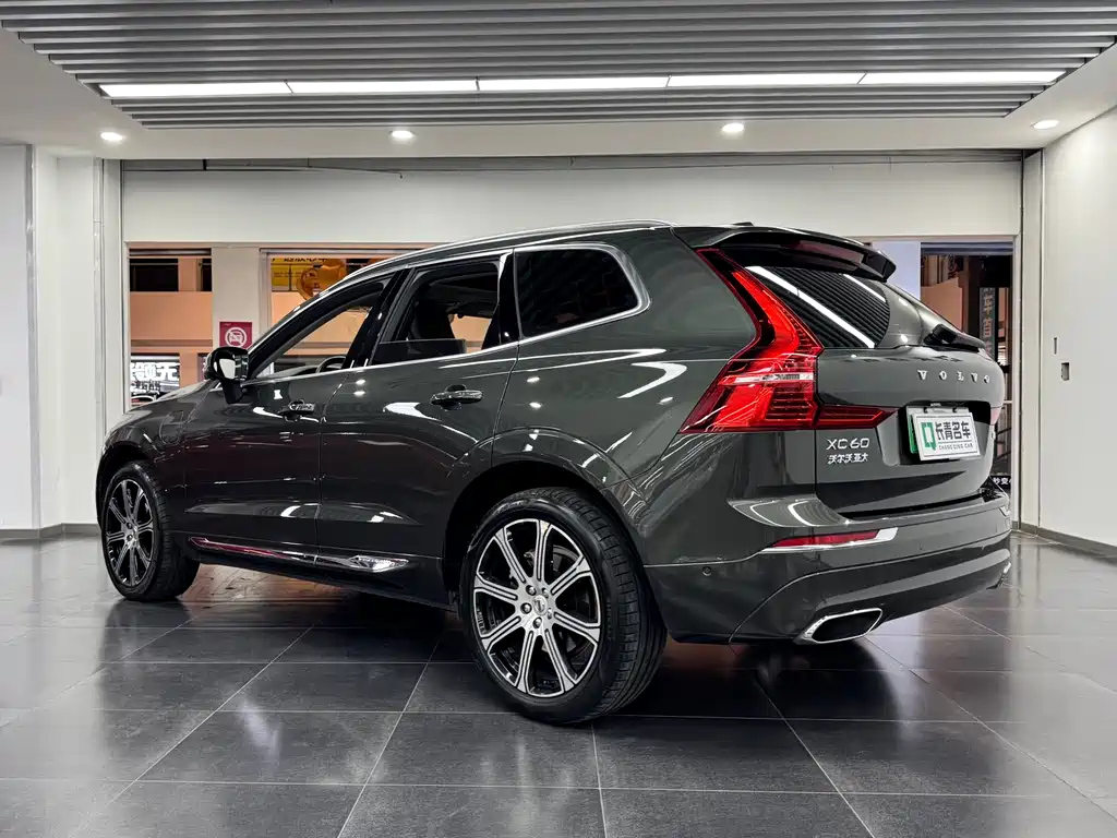 Volvo XC60 PHEV 2018 — фото 5