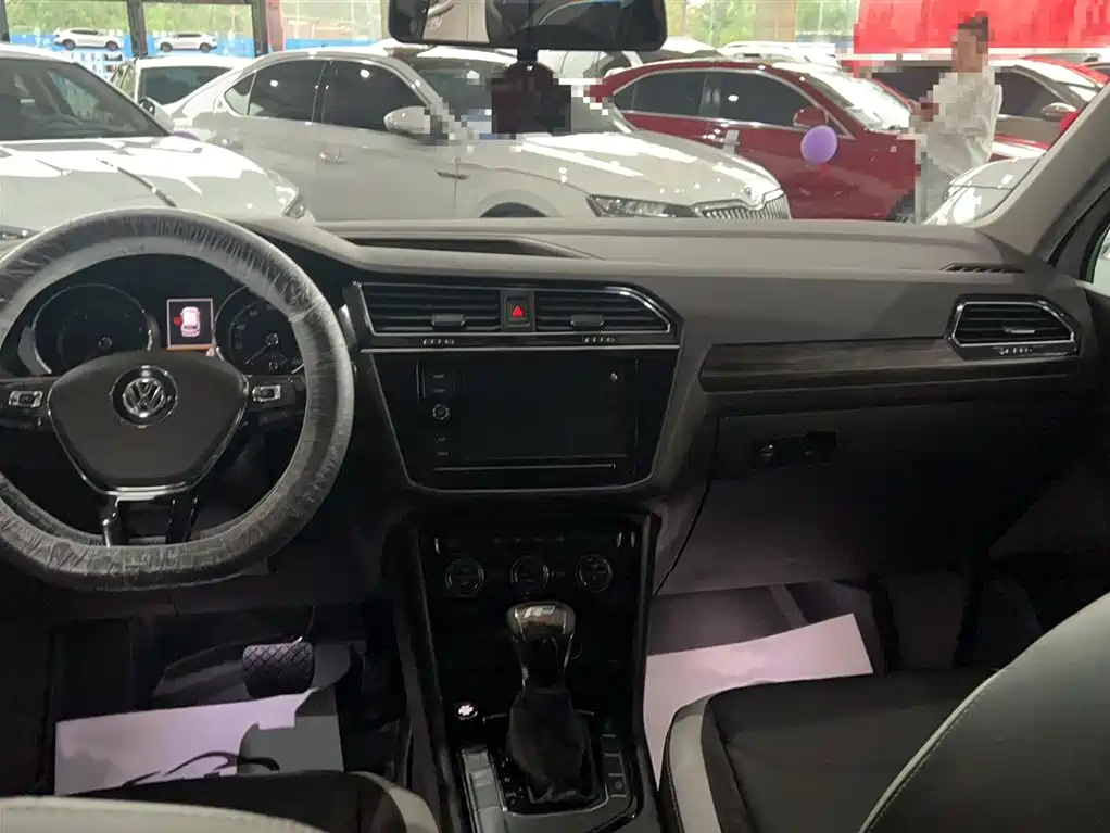 Volkswagen Tiguan L 2019 — фото 10