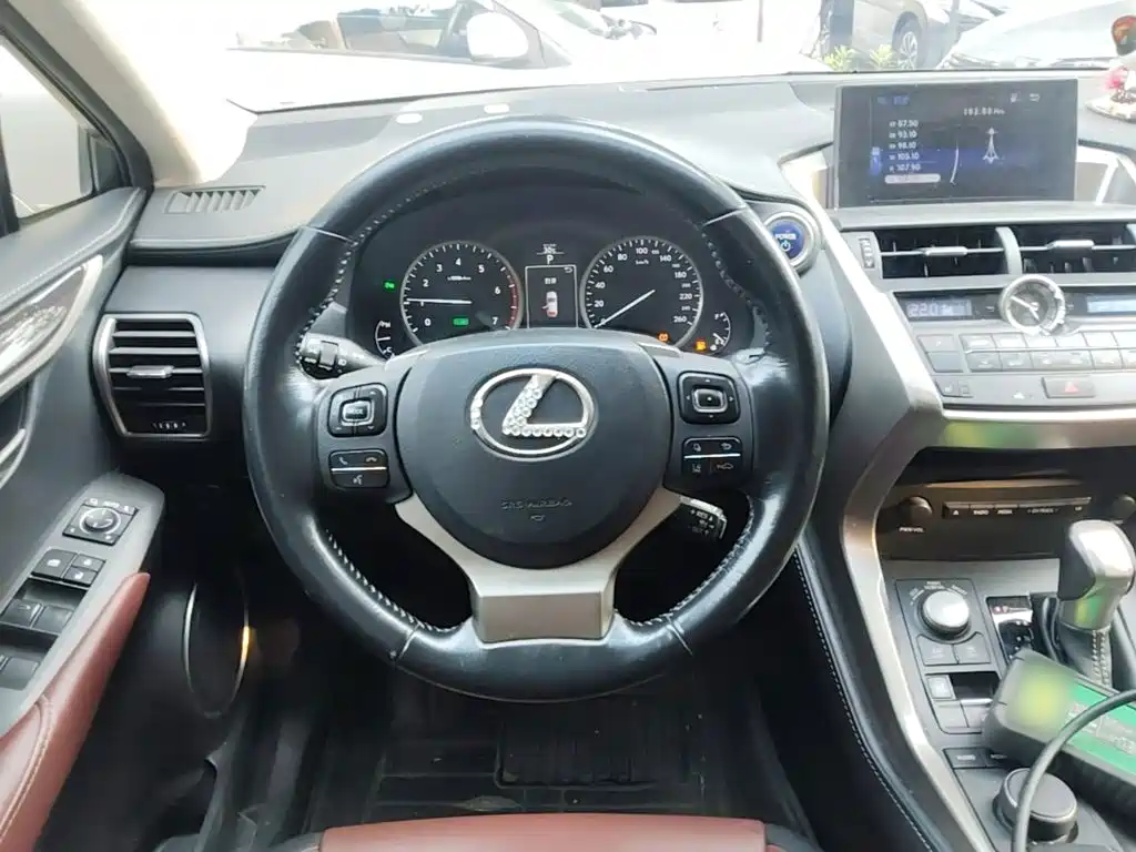 Lexus NX 2016 — фото 17
