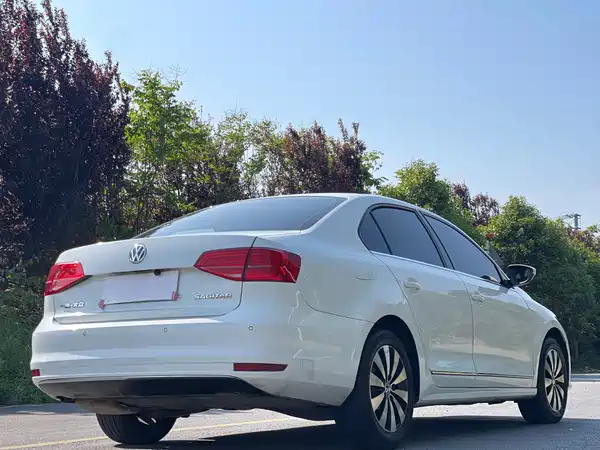 Volkswagen Sagitar 2018