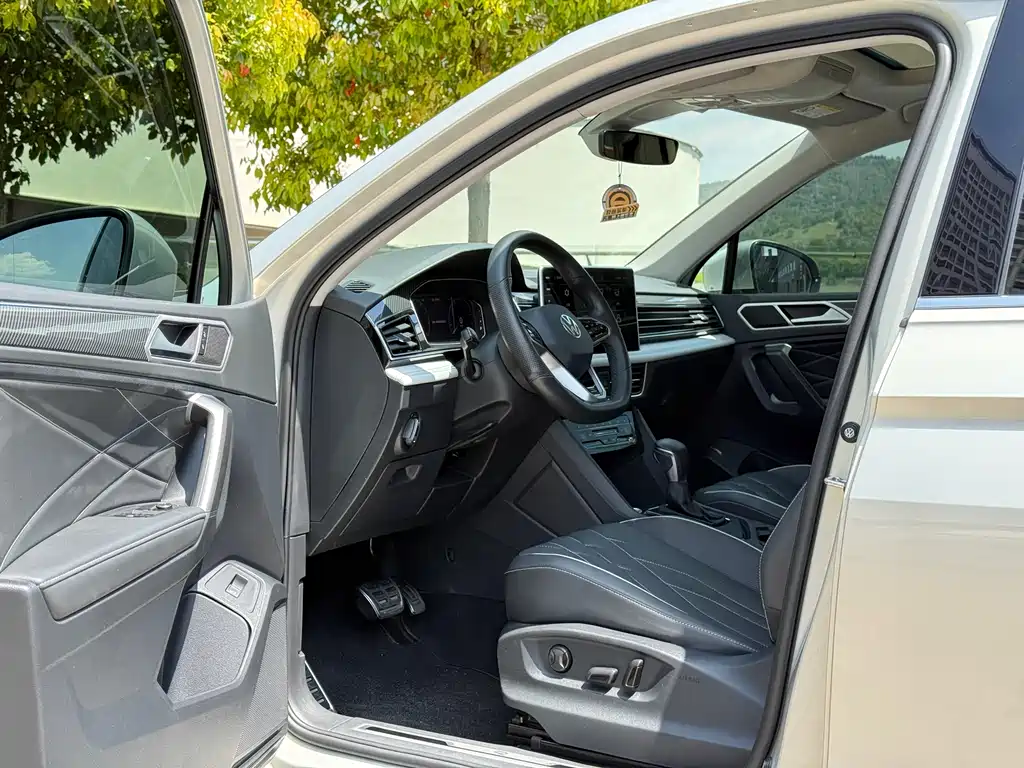 Volkswagen Tiguan L 2023 — фото 7
