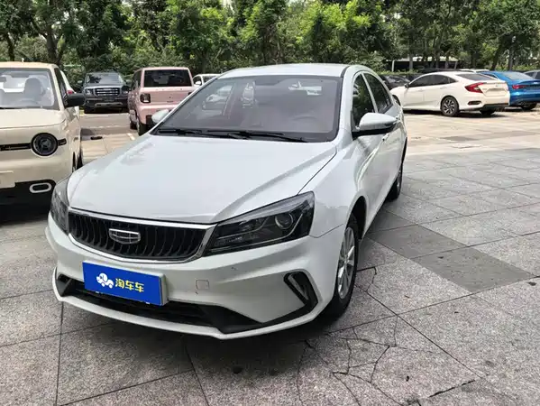 Geely Emgrand 2022