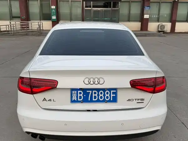 Audi A4L 2015