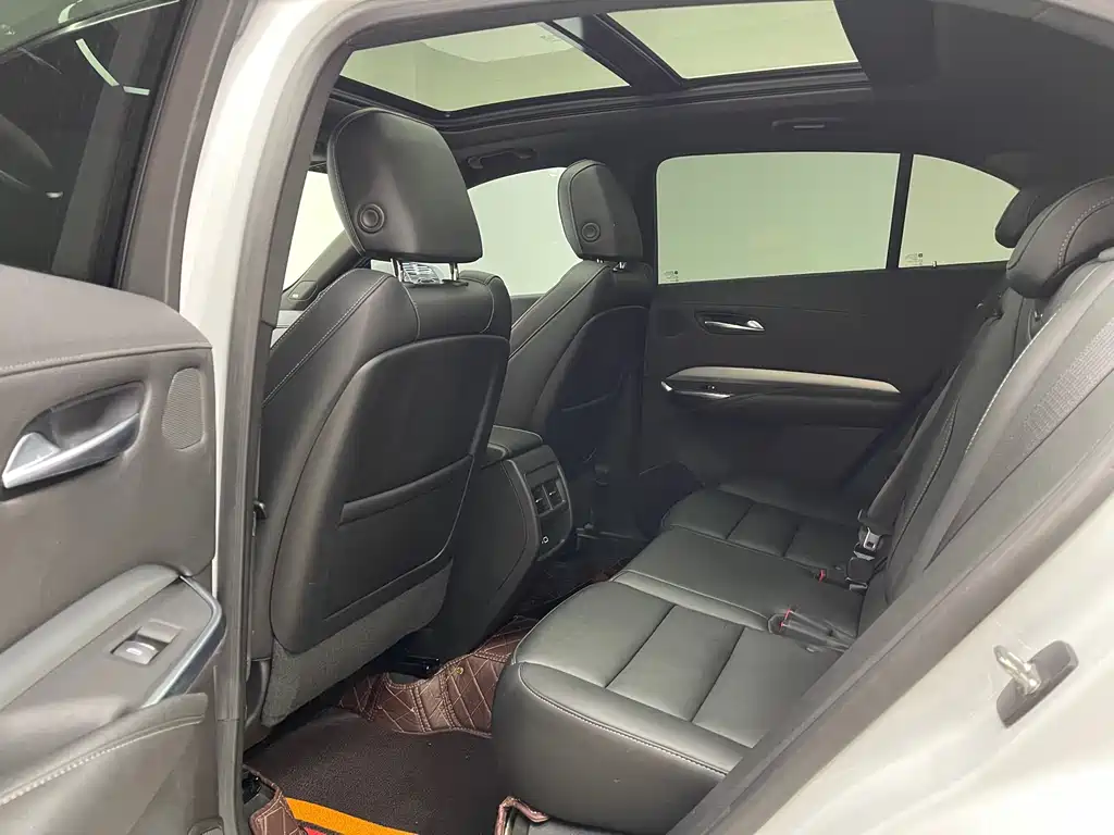 Cadillac XT4 2021 — фото 10