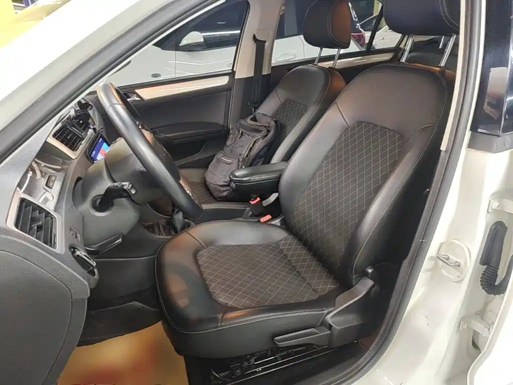 Skoda Rapid 2018 — фото 15