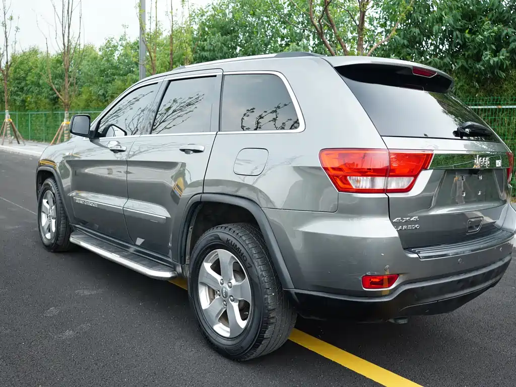 Jeep Grand Cherokee 2013 — фото 7