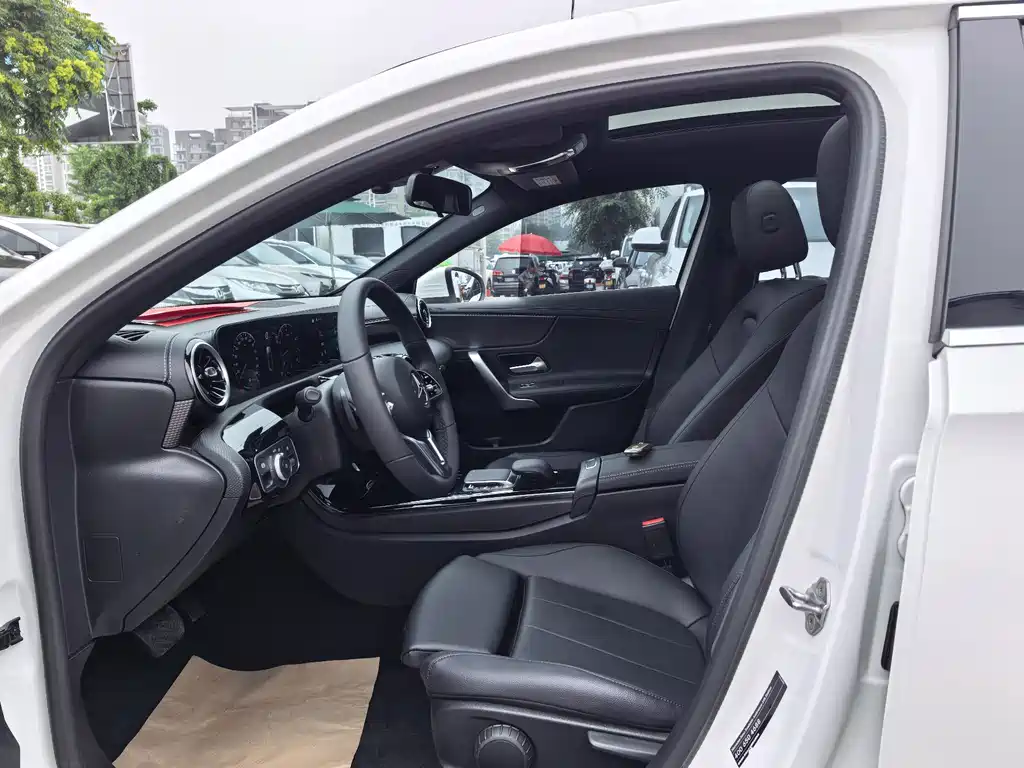 Mercedes-Benz A-Class 2023 — фото 9