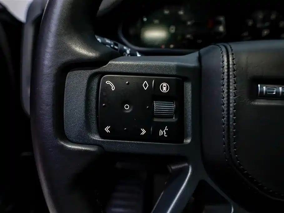 Land Rover Defender 2024 — фото 13