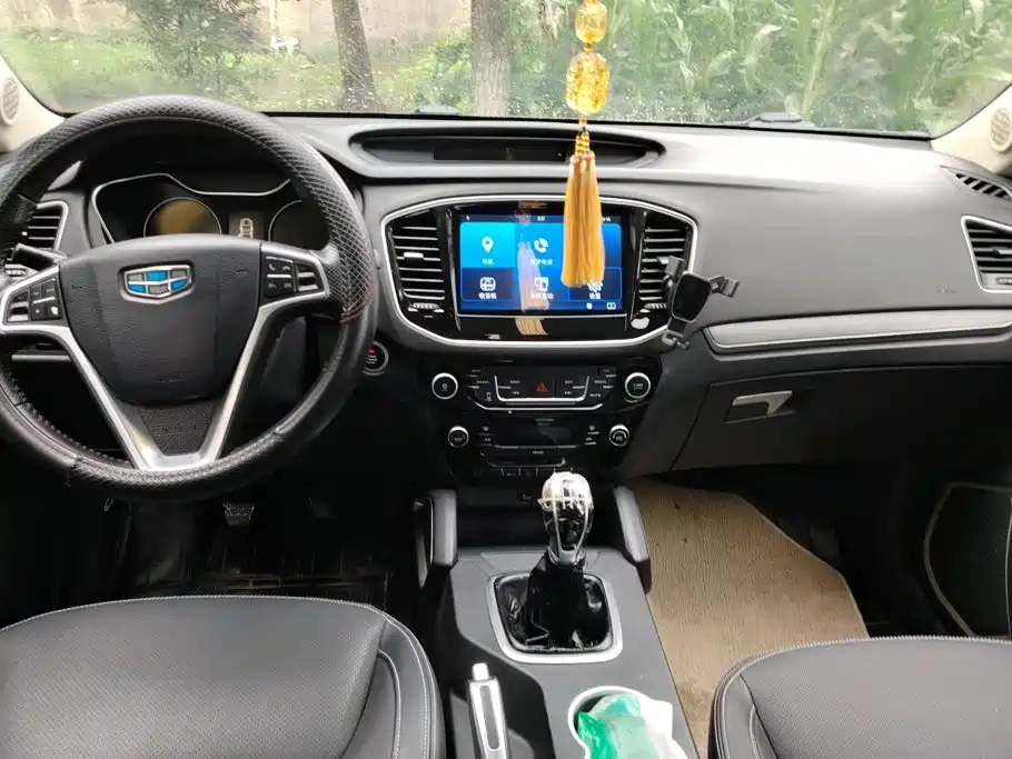 Geely Vision X6 2017 — фото 12