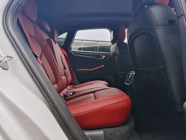 Porsche Macan 2023