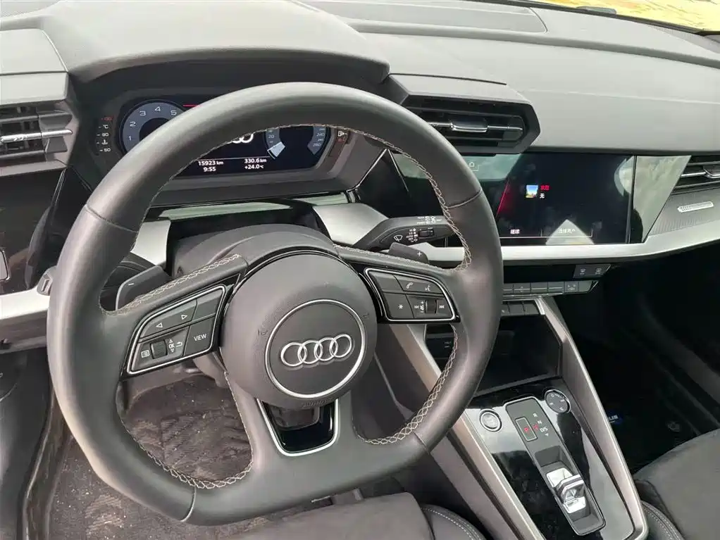 Audi A3 2023 — фото 5