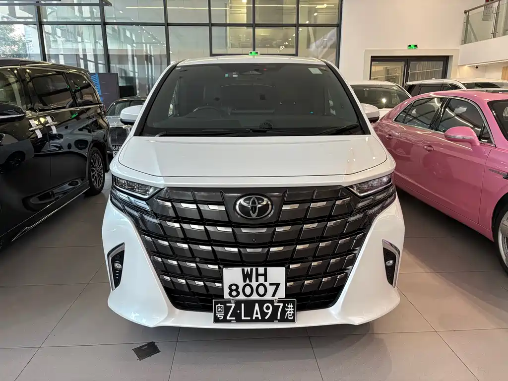 Toyota Alphard 2025 — фото 2