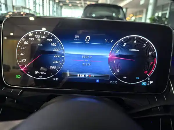 Mercedes-Benz C-Class 2023