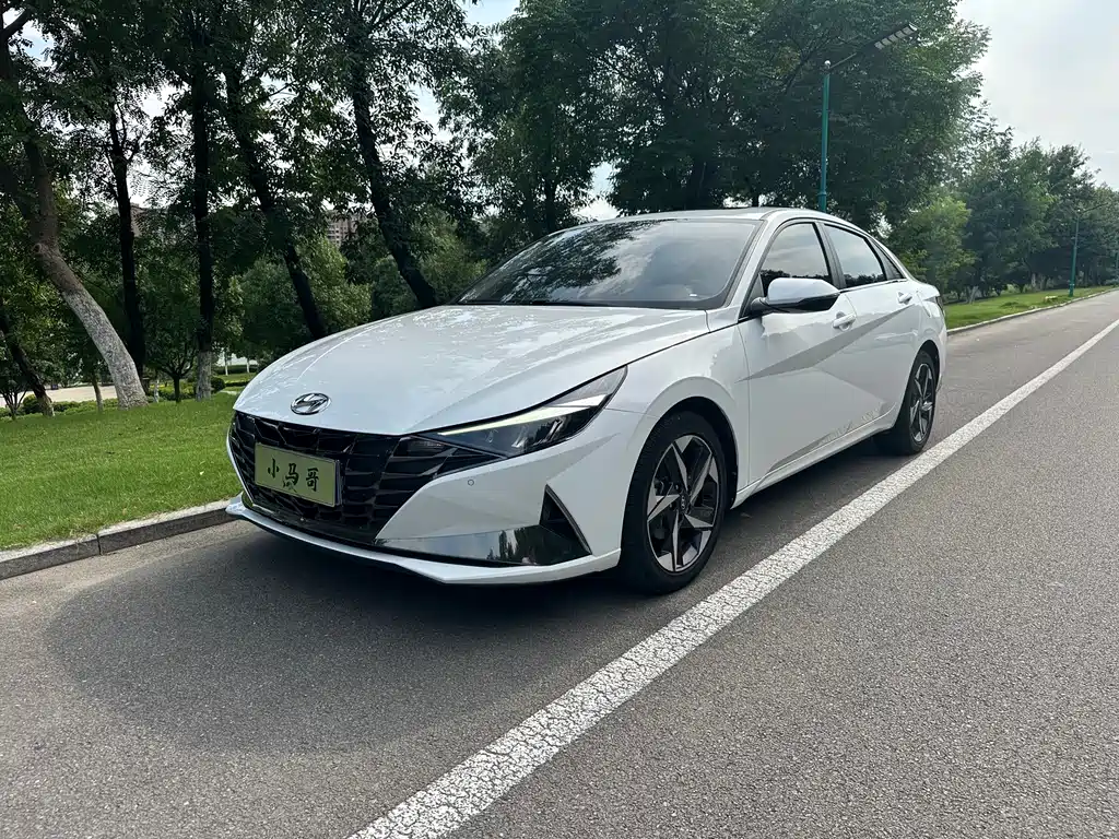 Hyundai Elantra 2023