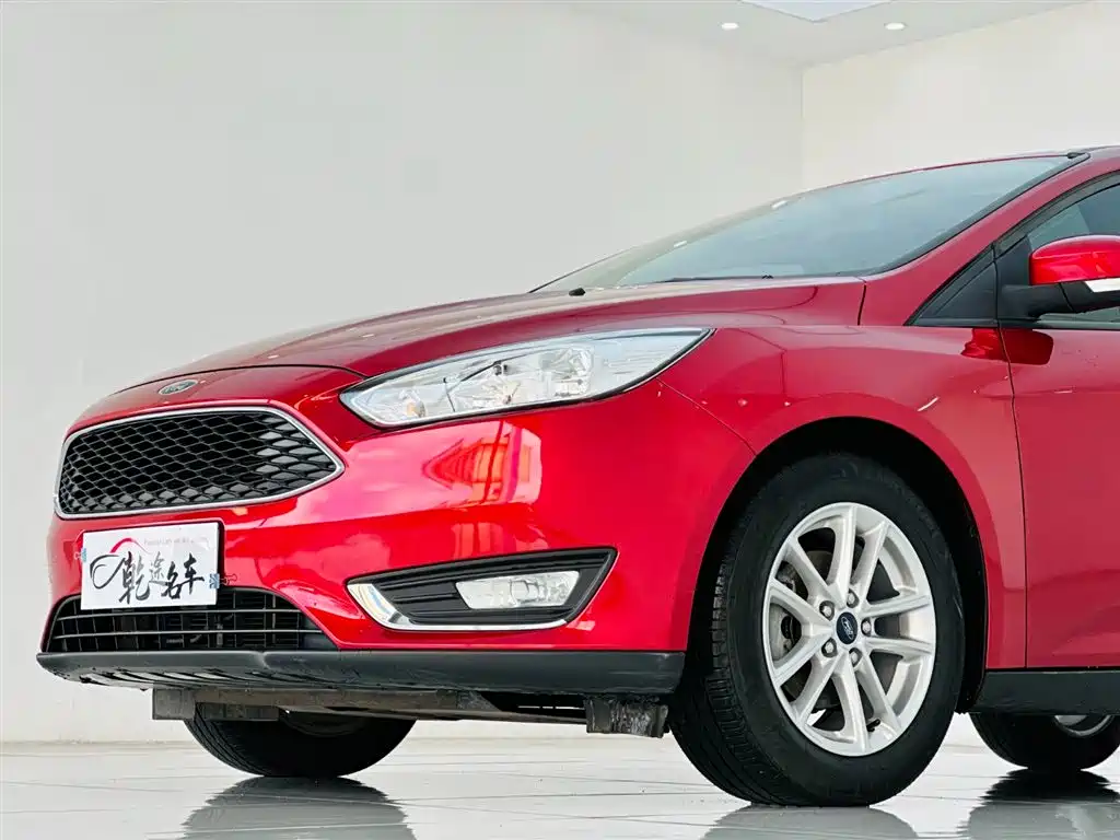Ford Focus 2017 — фото 8