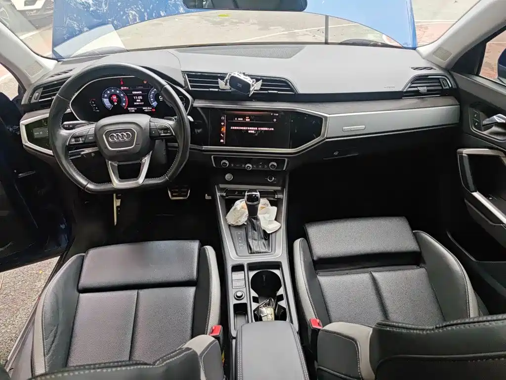 Audi Q3 2020 — фото 13
