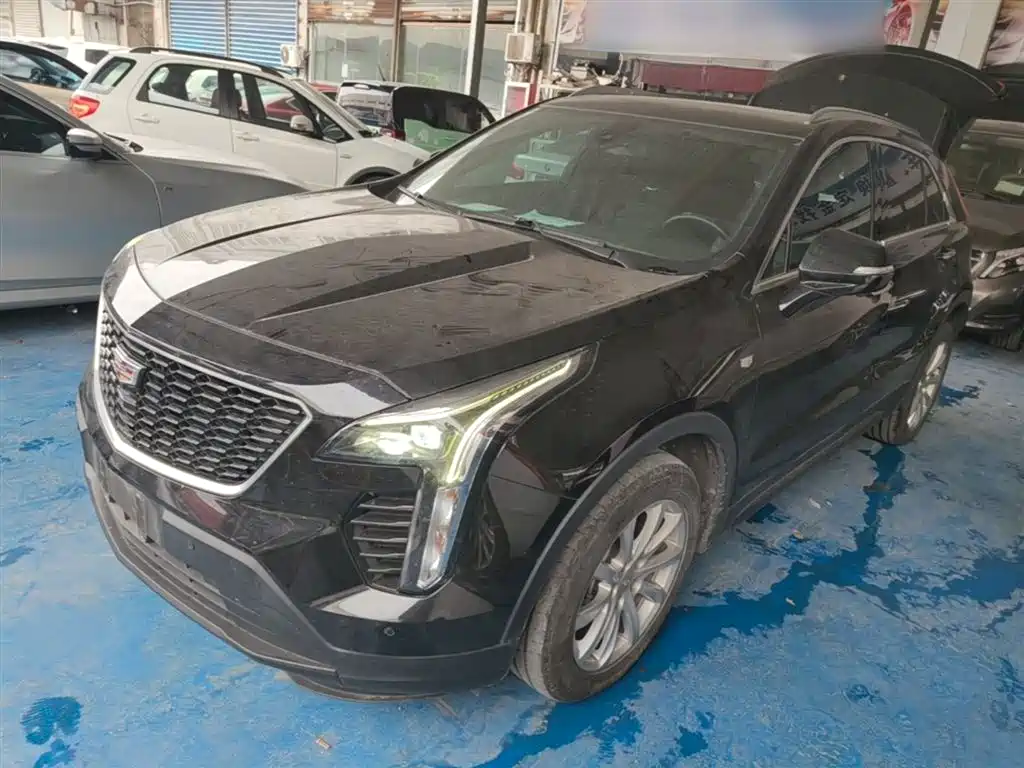 Cadillac XT4 2023 — фото 1