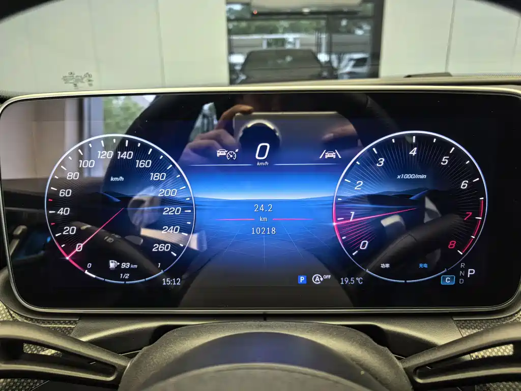 Mercedes-Benz C-Class 2025 — фото 18