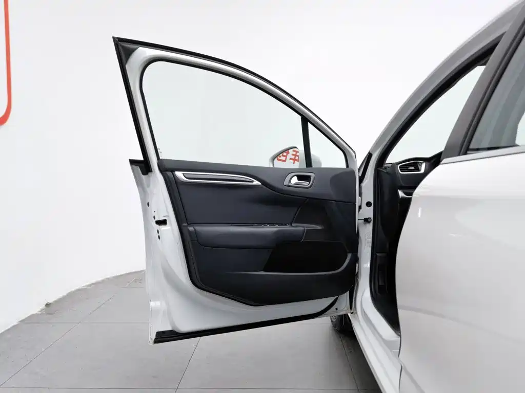 Citroën C4L 2016 — фото 8