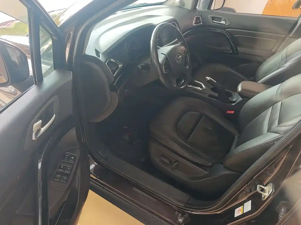 GAC Trumpchi GS4 2015 — фото 16