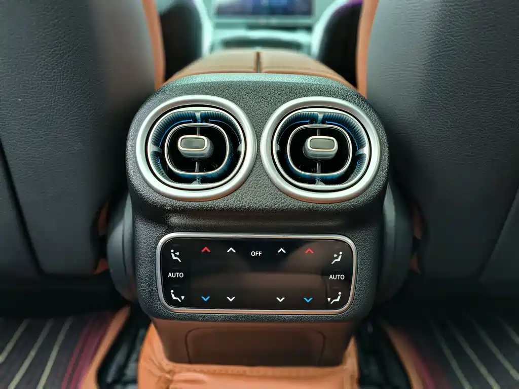 Mercedes-Benz GLC 2023 — фото 12