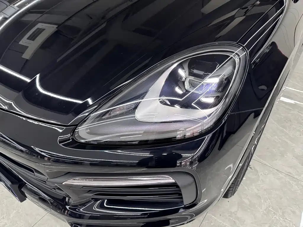 Porsche Cayenne 2021 — фото 16