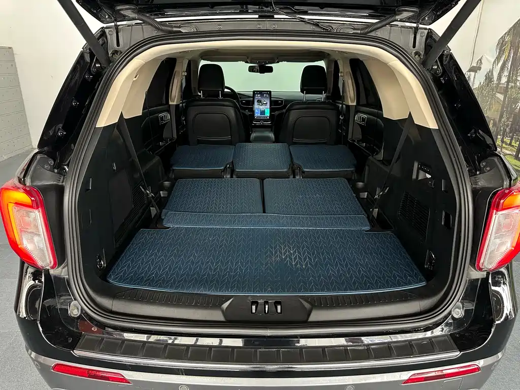 Ford Explorer 2021 — фото 19