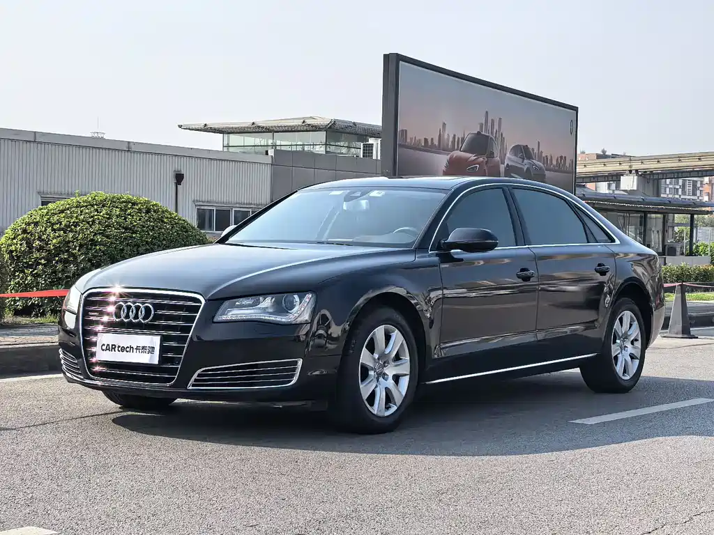 Audi A8 2014 — фото 1