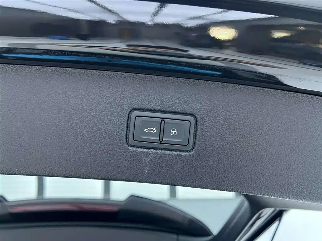 Audi Q7 2023 — фото 12