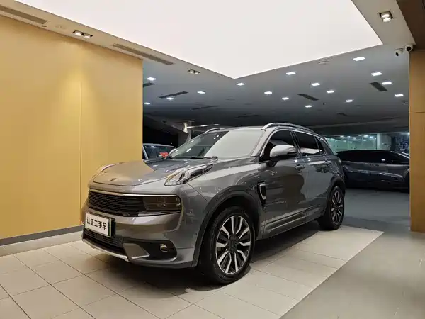 Lynk & Co 01 EM-P 2018