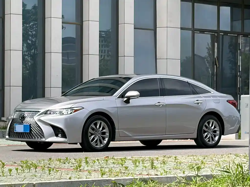 Toyota Avalon 2021 — фото 1