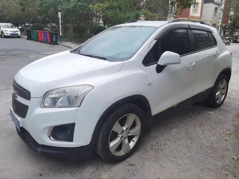 Chevrolet Trax 2015 — фото 1