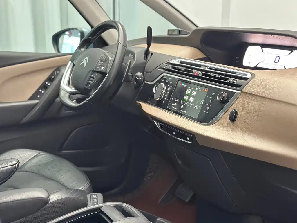 Citroen C4 Picasso 2015 — фото 42