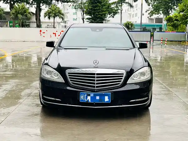 Mercedes-Benz S-Class 2012