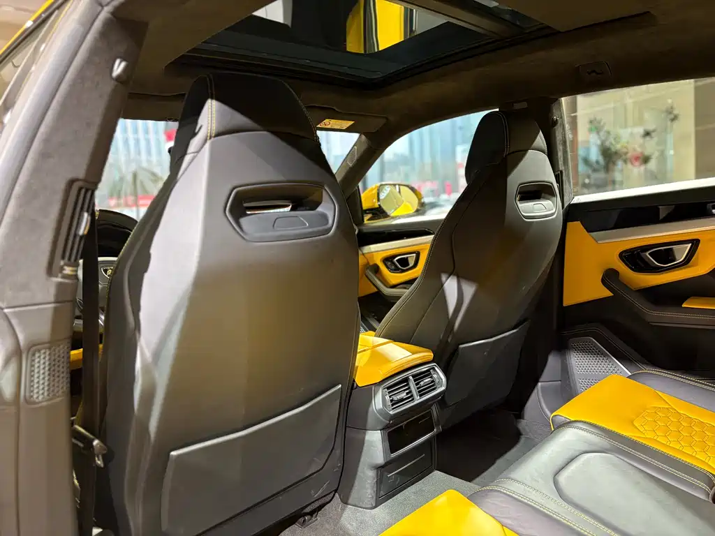 Lamborghini Urus 2019 — фото 11