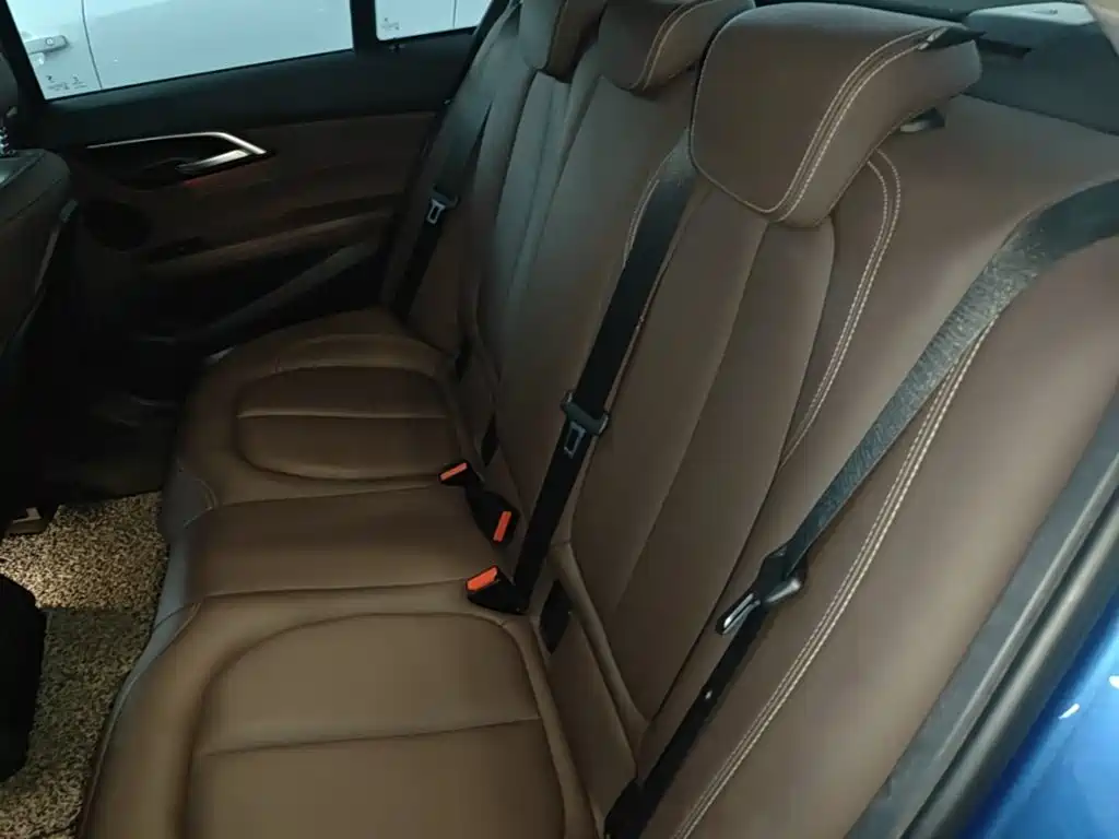 BMW 1 Series 2019 — фото 17