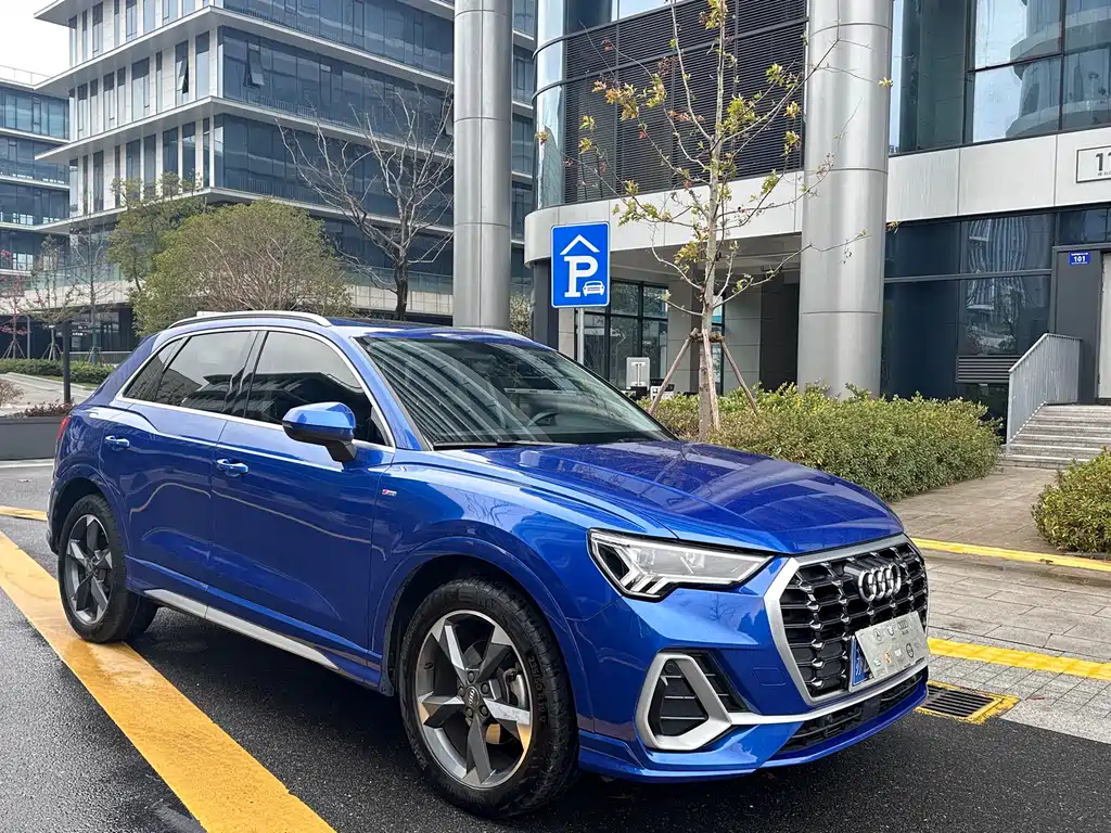 Audi Q3 2020 — фото 11