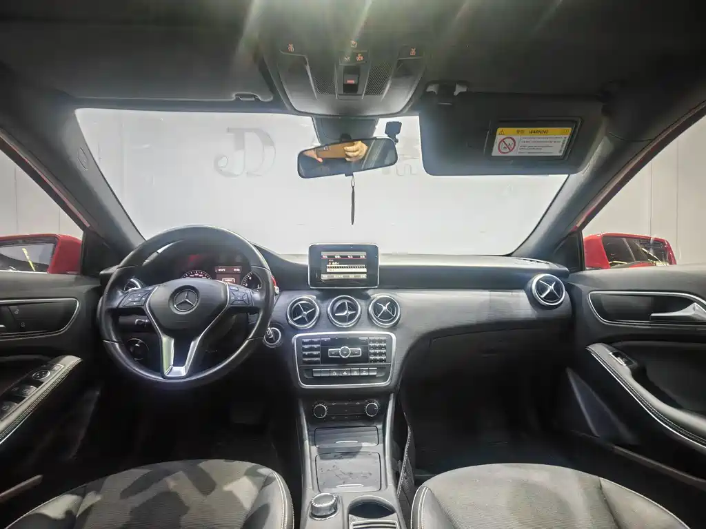 Mercedes-Benz A-Class 2015 — фото 4