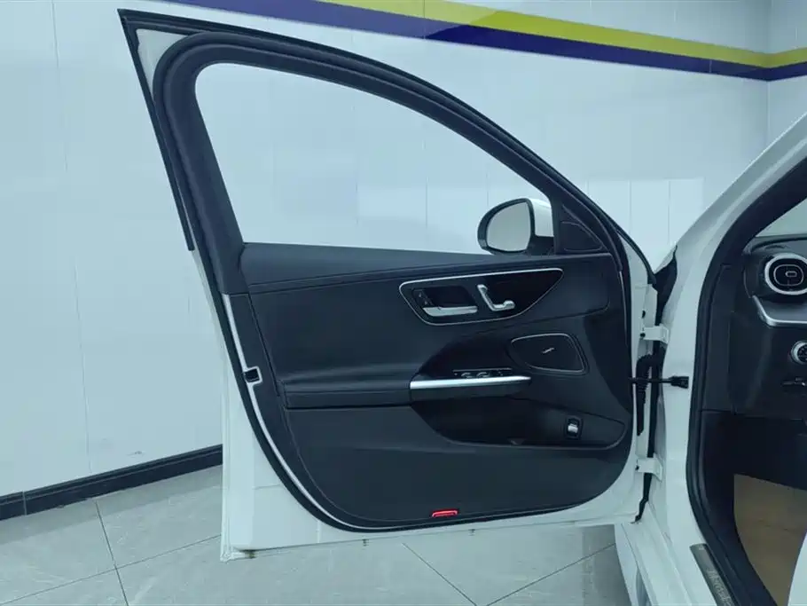 Mercedes-Benz C-Class 2023